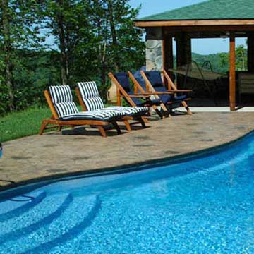 Pool with spa and tanning ledge
